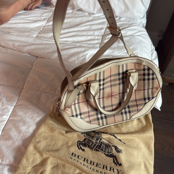 Burberry handbag - Picture 4 of 4